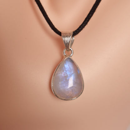 RAINBOW MOONSTONE PENDANT set in STERLING SILVER 3SSMSP5