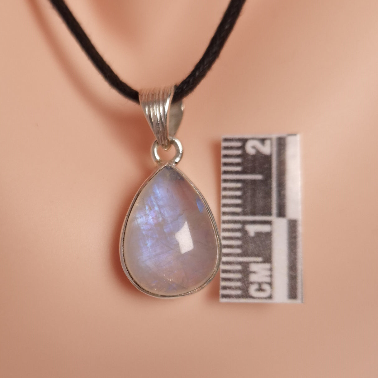 RAINBOW MOONSTONE PENDANT set in STERLING SILVER 3SSMSP5