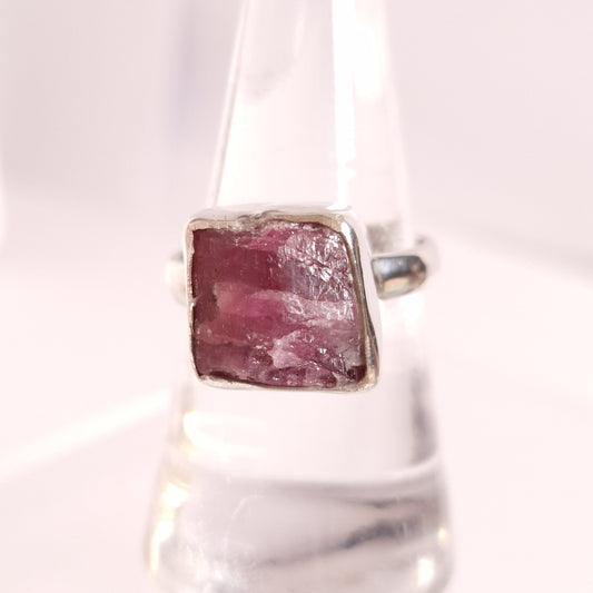 NATURAL PINK TOURMALINE RING set in STERLING SILVER 3SSRPT3