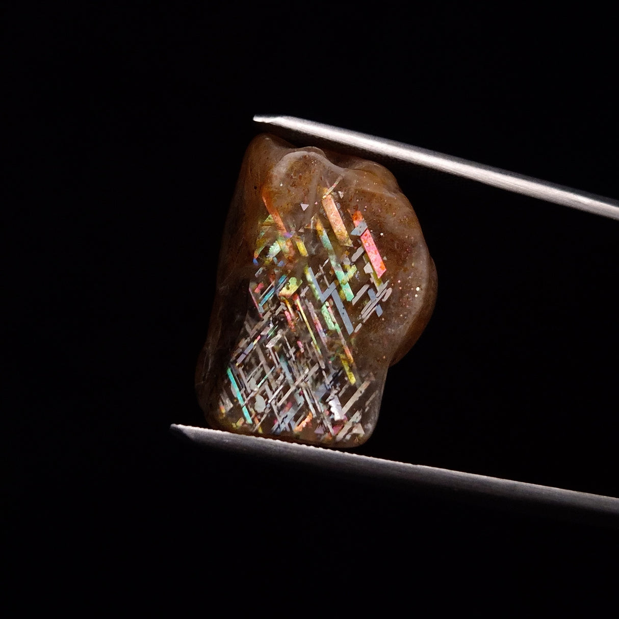 RAINBOW LATTICE SUNSTONE, Australia XLF015