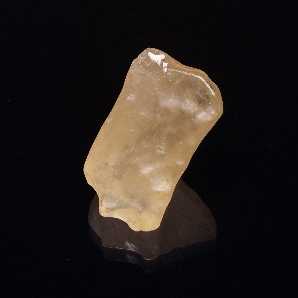 LIBYAN DESERT GLASS IMPACTITE, Eastern Sahara Desert XDG014