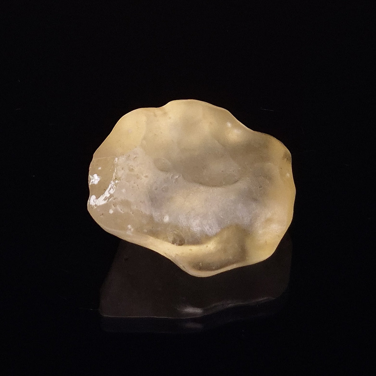 LIBYAN DESERT GLASS IMPACTITE, Eastern Sahara Desert XDG015