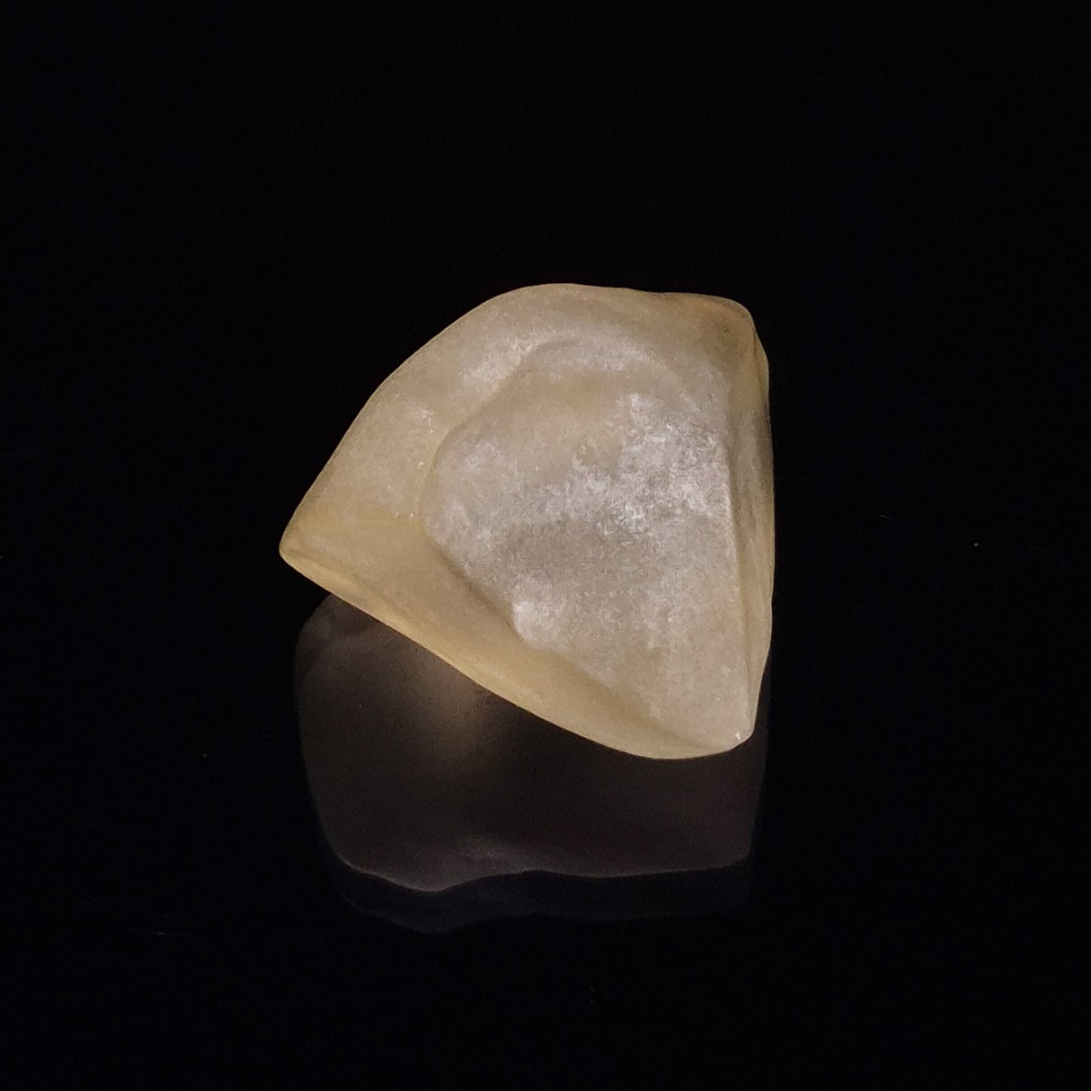 LIBYAN DESERT GLASS IMPACTITE, Eastern Sahara Desert XDG018
