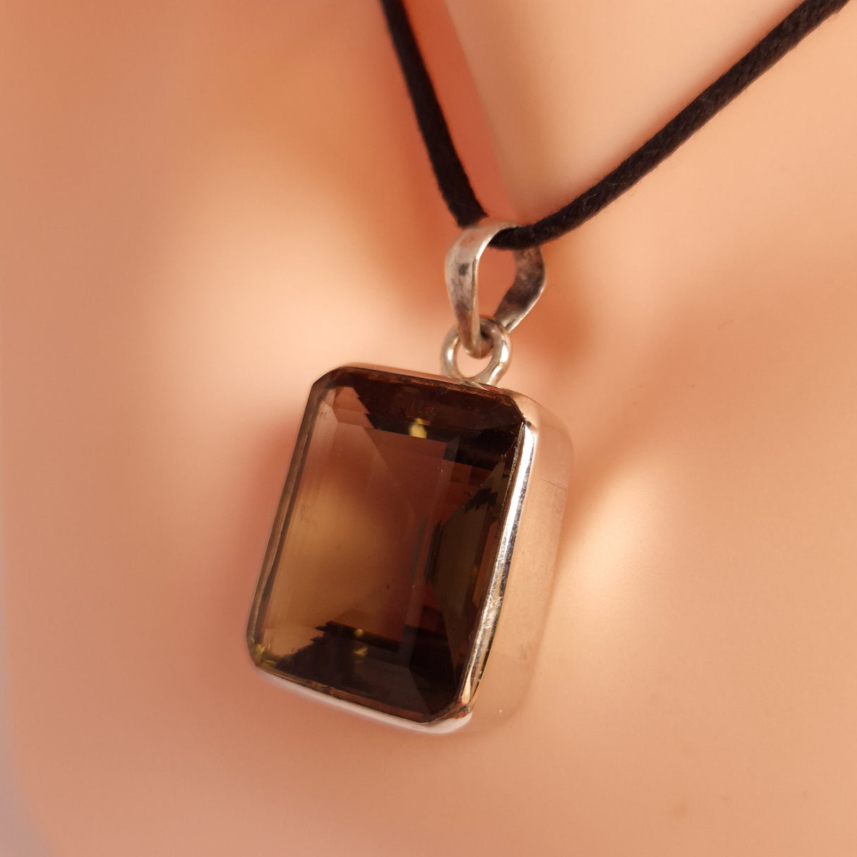 SMOKY QUARTZ PENDANT set in STERLING SILVER 3SSSQP5
