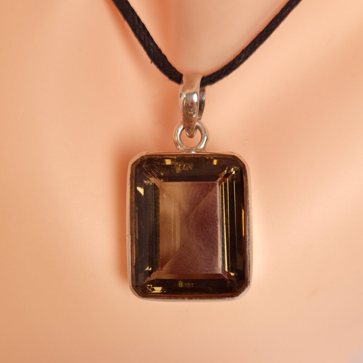 SMOKY QUARTZ PENDANT set in STERLING SILVER 3SSSQP5