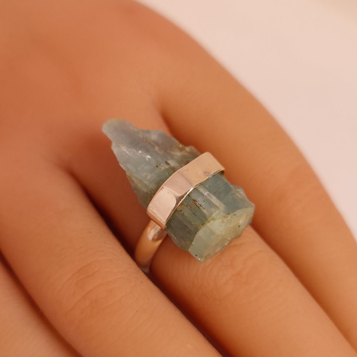NATURAL AQUAMARINE RING set in STERLING SILVER 3SSNAQ2