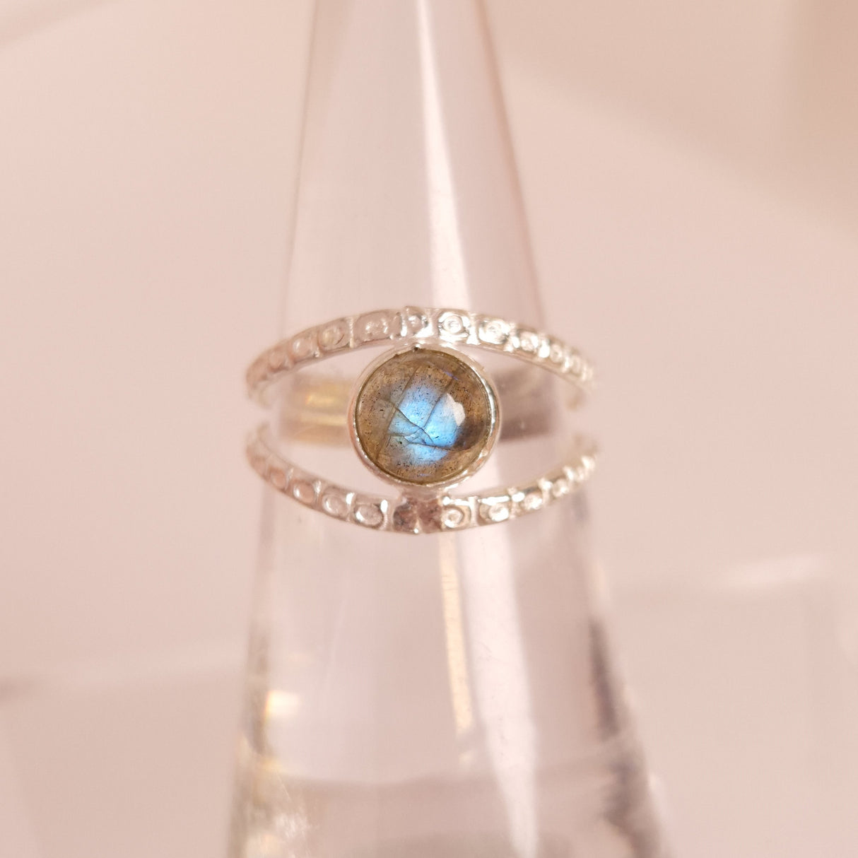 LABRADORITE RING set in STERLING SILVER 3SSLRI