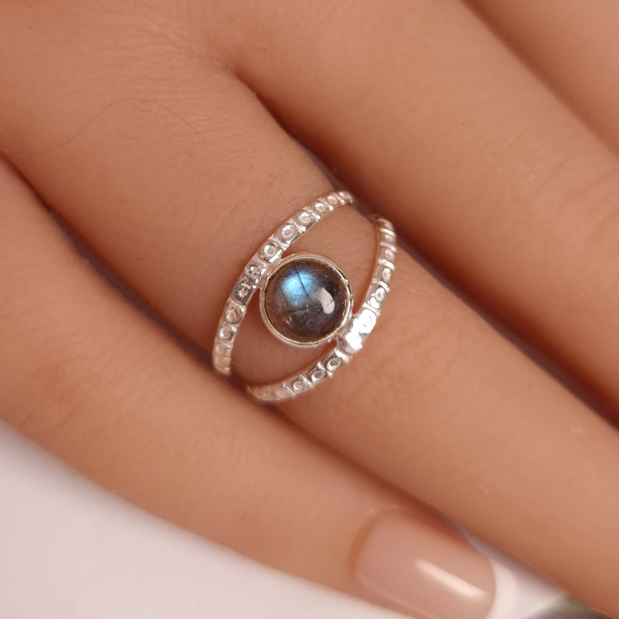 LABRADORITE RING set in STERLING SILVER 3SSLRI