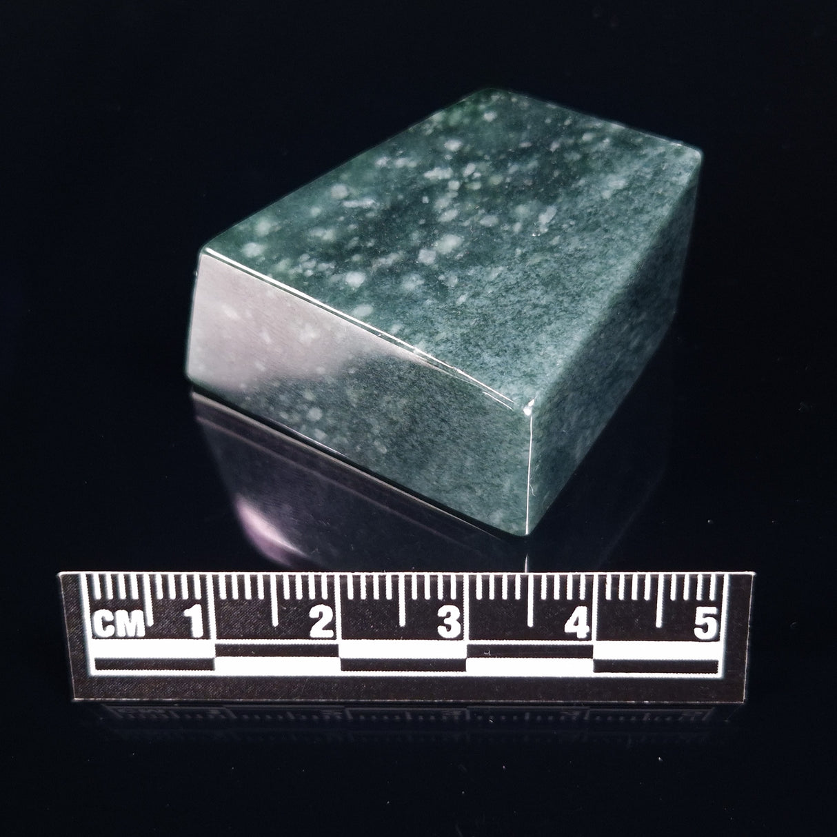 JADE FREE FORM, Burma YBJ003