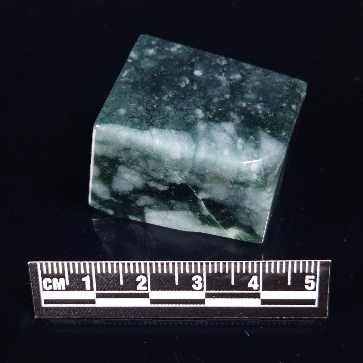 JADE FREE FORM, Burma YBJ005
