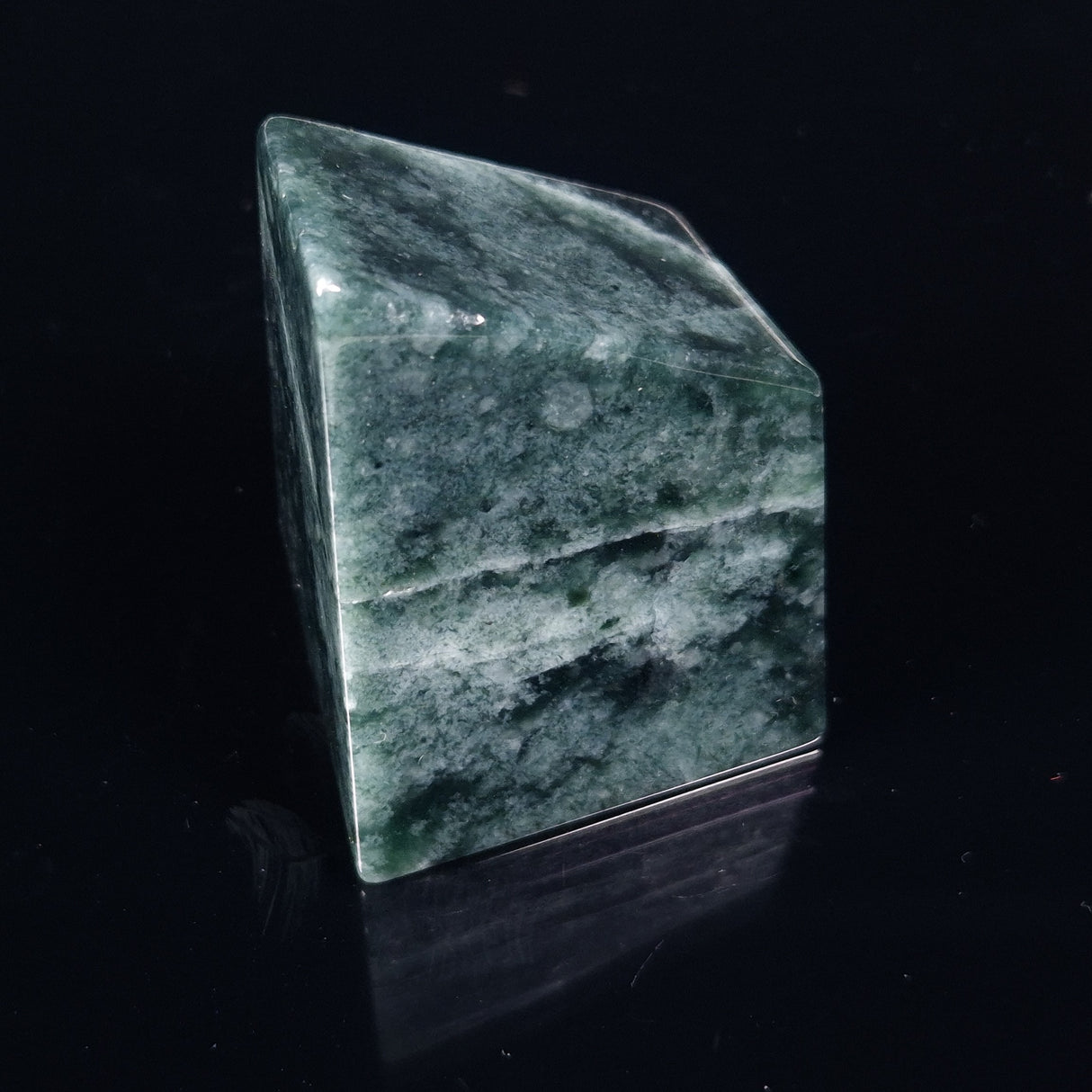 JADE FREE FORM, Burma YBJ007