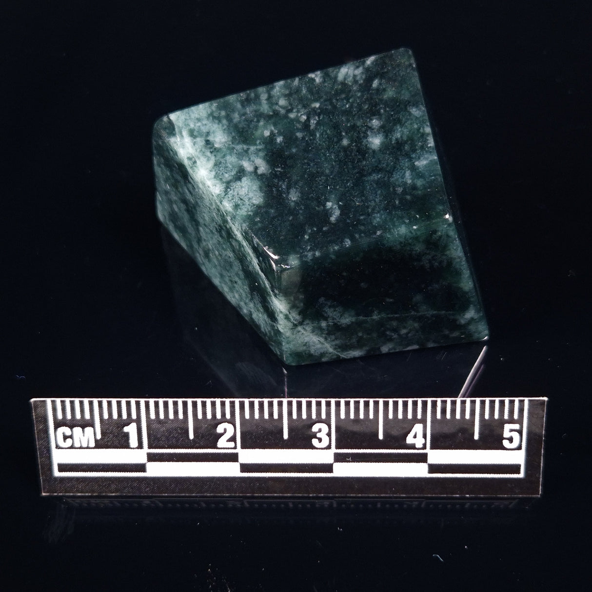 JADE FREE FORM, Burma YBJ007