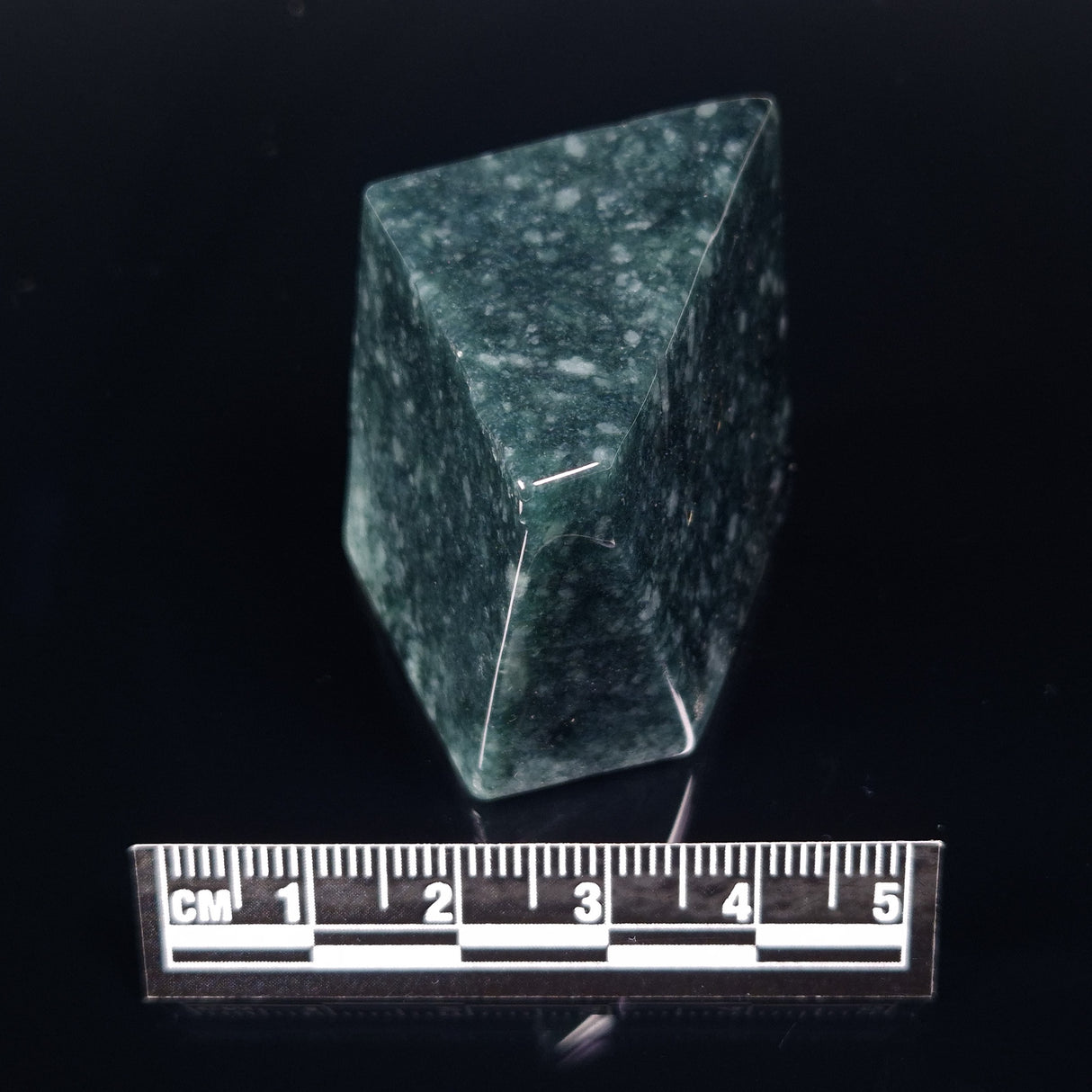 JADE FREE FORM, Burma YBJ009