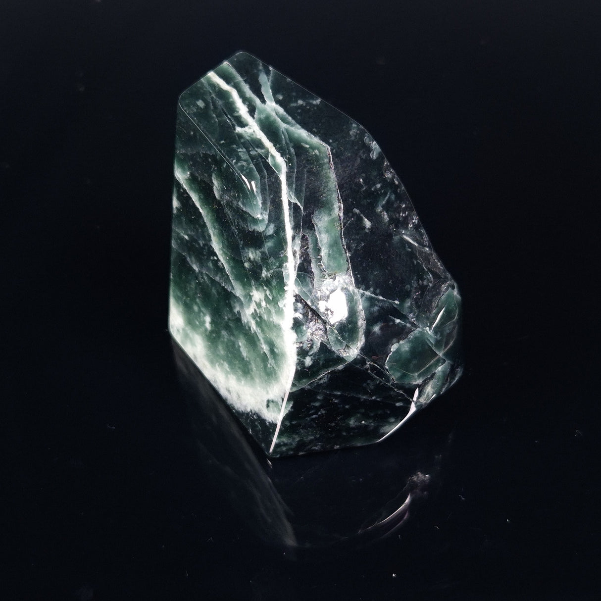 JADE FREE FORM, Burma YBJ010