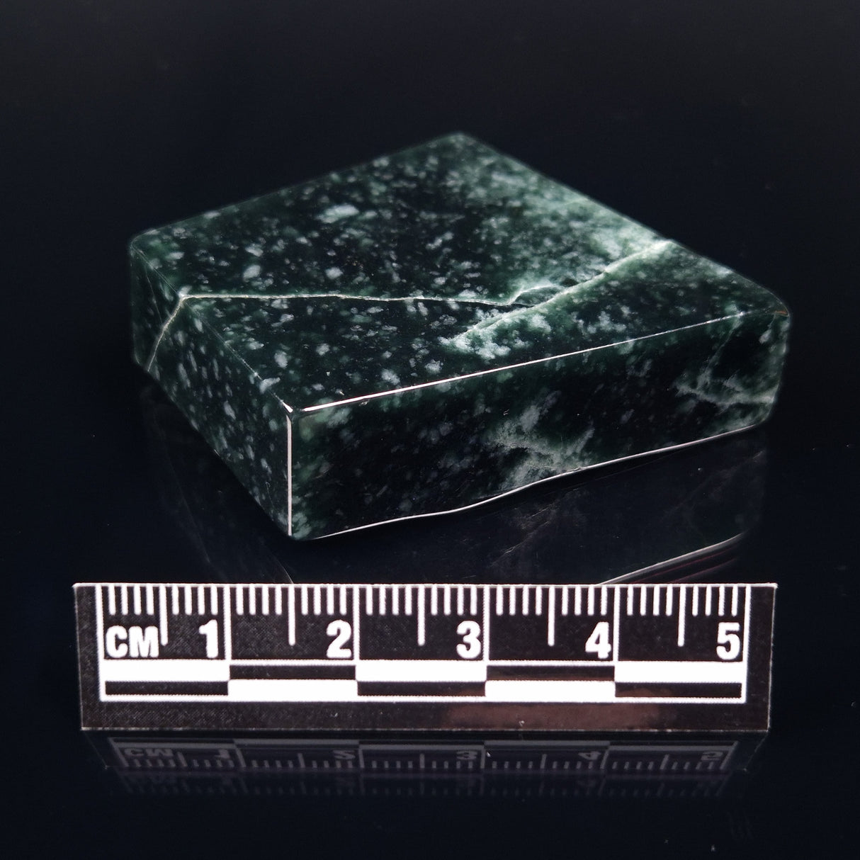 JADE FREE FORM, Burma YBJ008