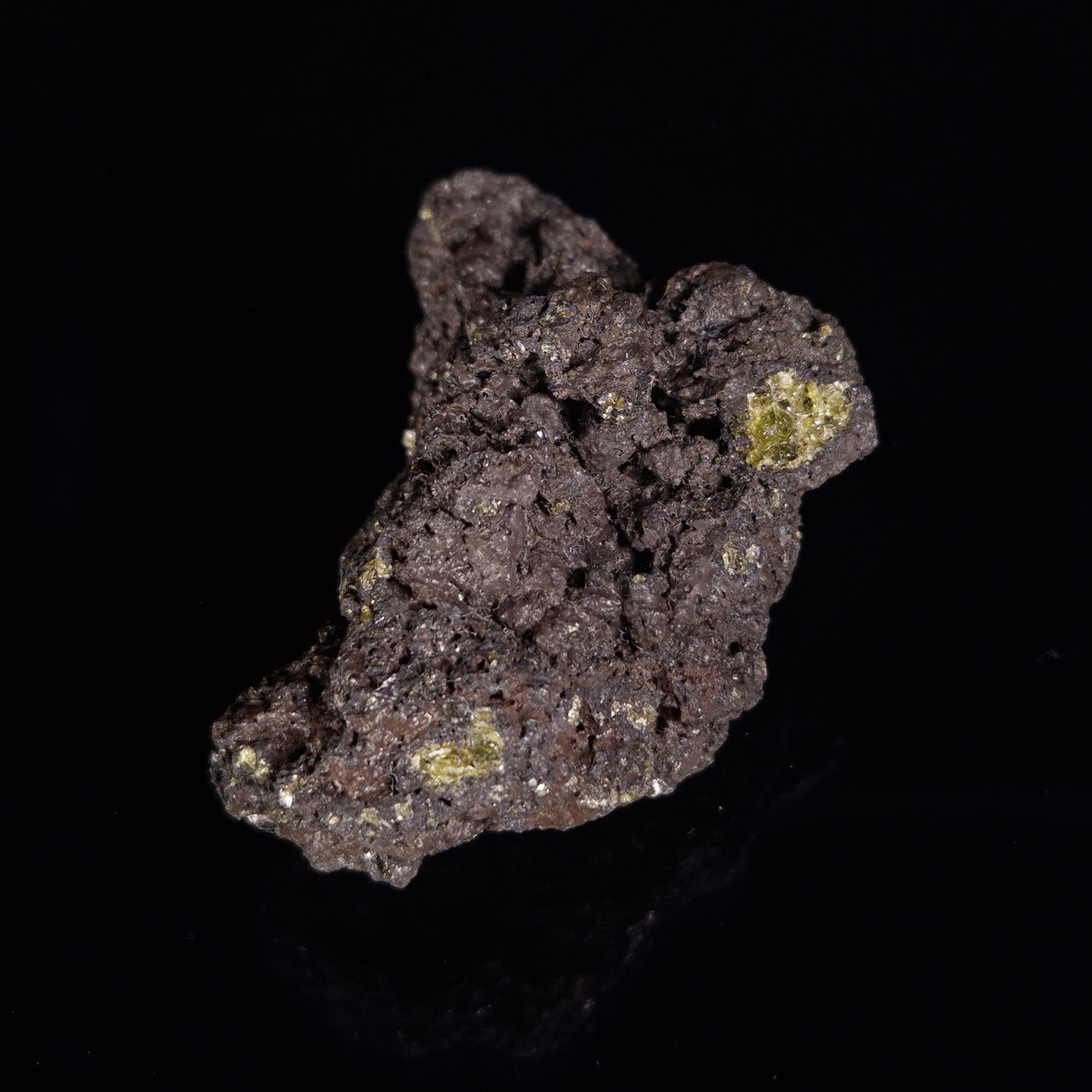 OLIVINE IN BASALT, Hawaii XOB004