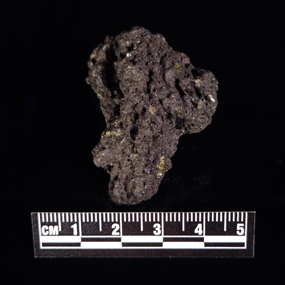 OLIVINE IN BASALT, Hawaii XOB004