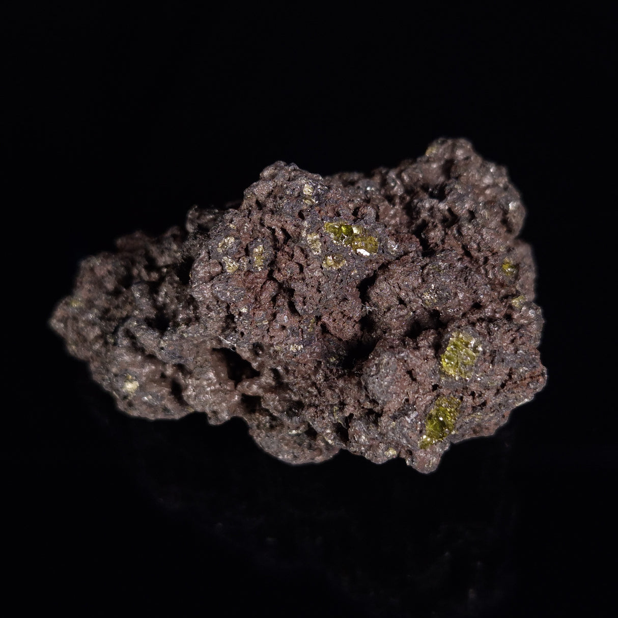 OLIVINE IN BASALT, Hawaii XOB008