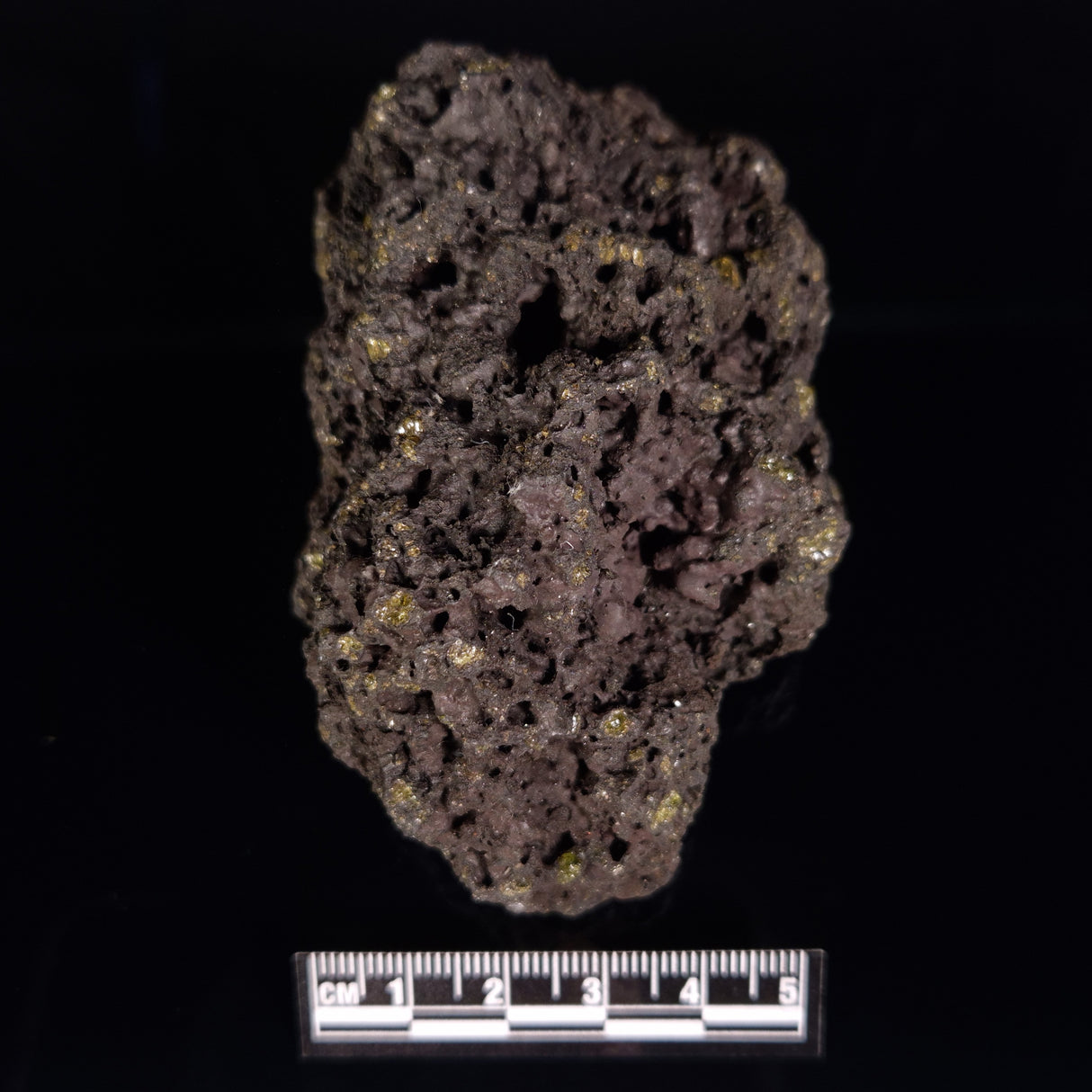 OLIVINE IN BASALT, Hawaii XOB010