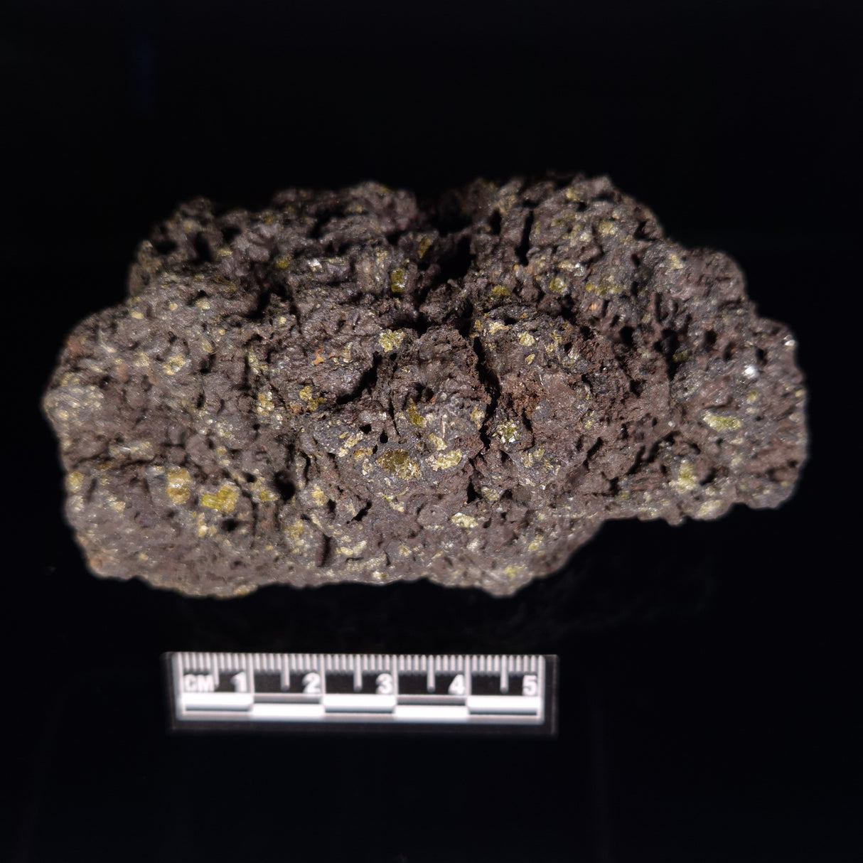 OLIVINE IN BASALT, Hawaii XOB010