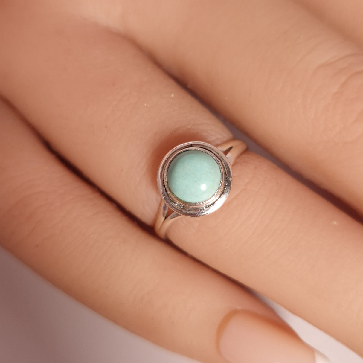 TURQUOISE RING set in STERLING SILVER 3SSR15