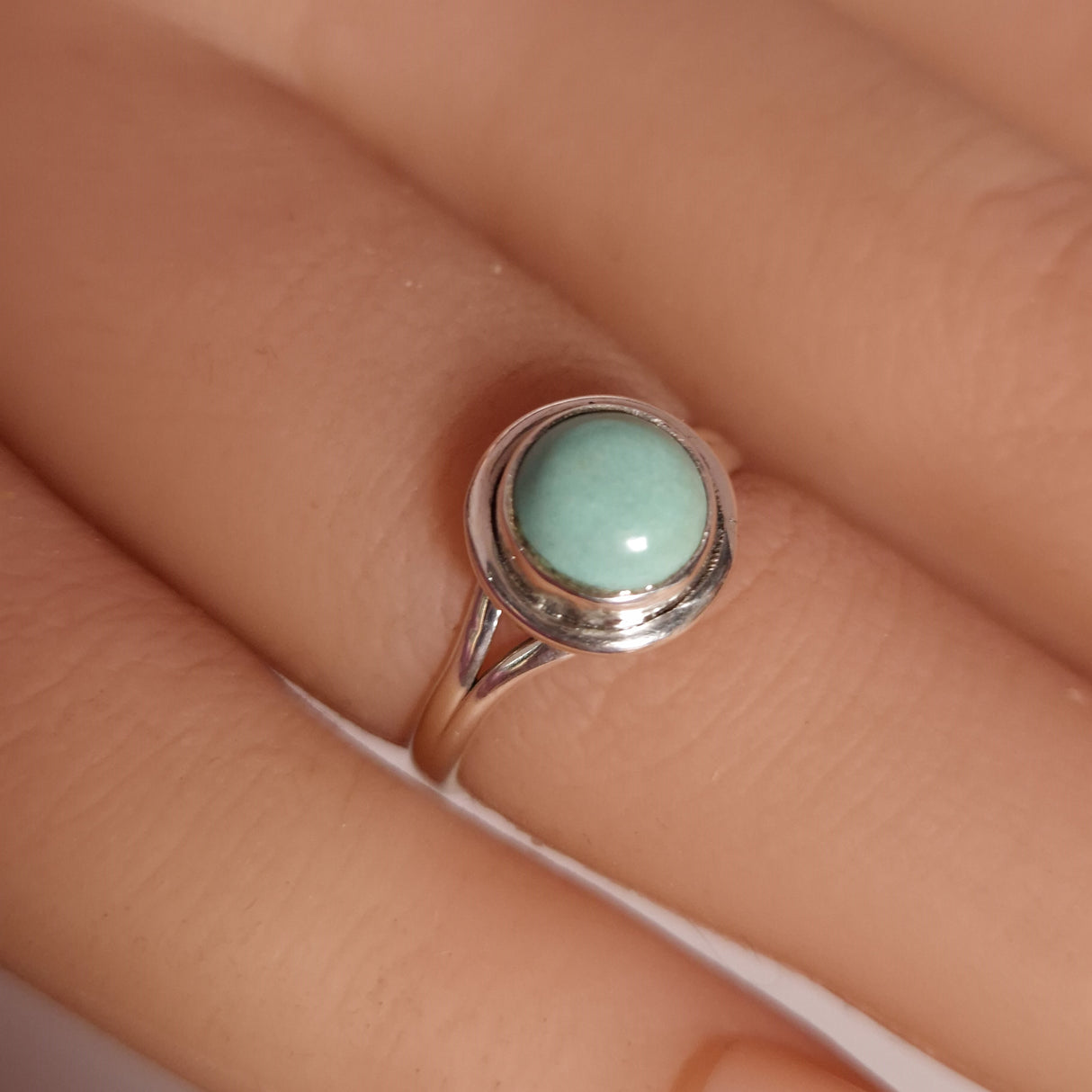 TURQUOISE RING set in STERLING SILVER 3SSR15