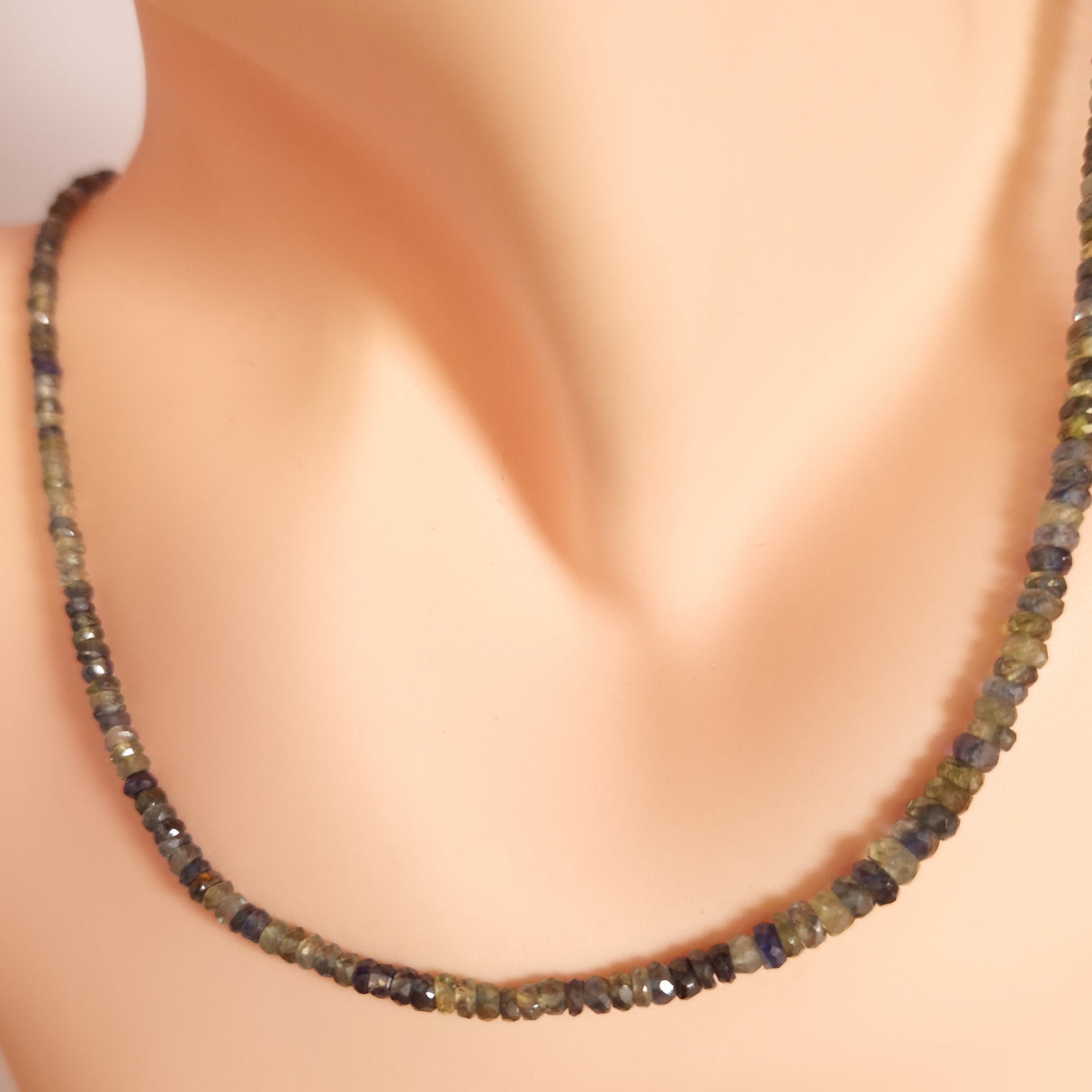 AUSTRALIAN PARTI SAPPHIRE NECKLACE 3SSAPS