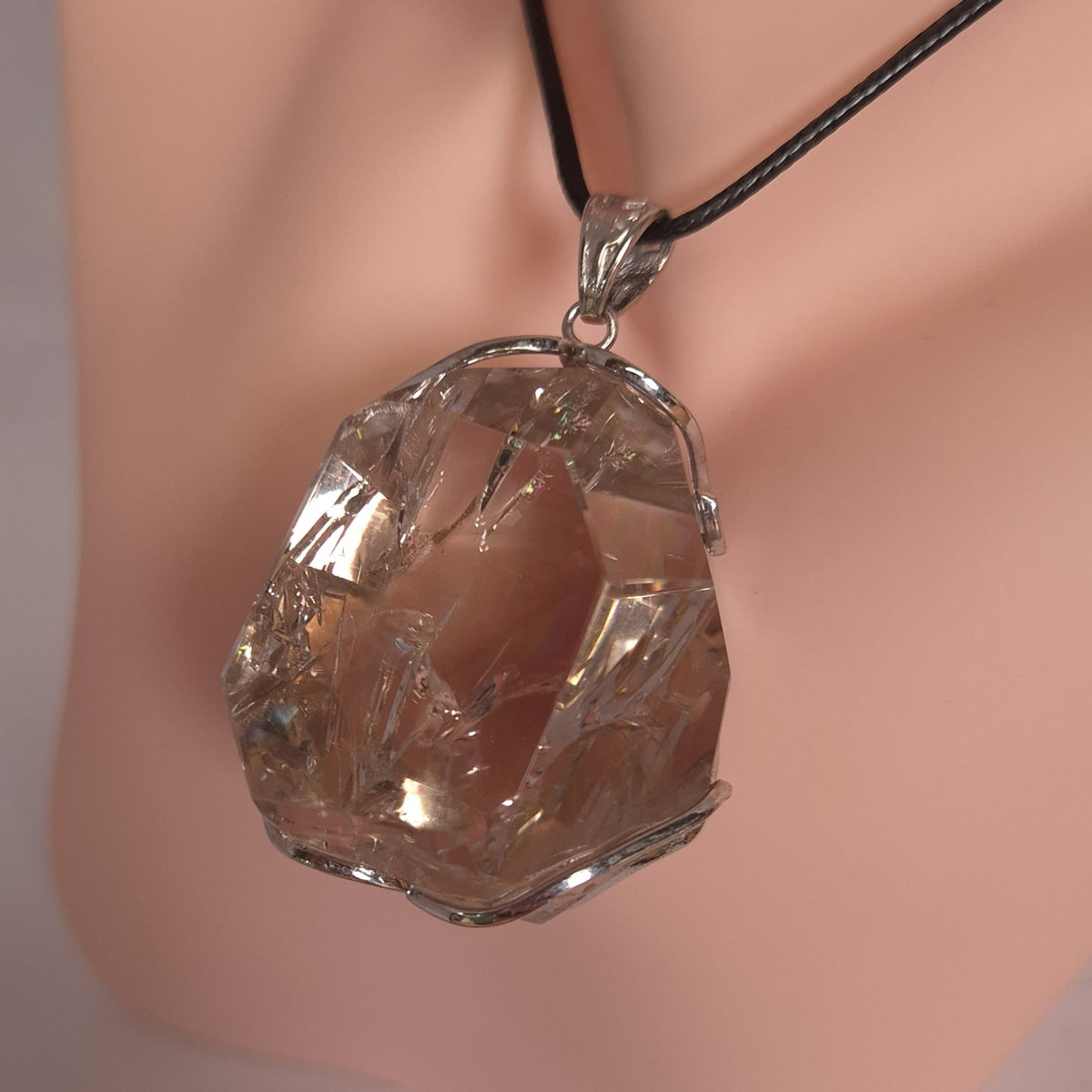 HIGH GRADE QUARTZ PENDANT set in STERLING SILVER 3SSQPR1