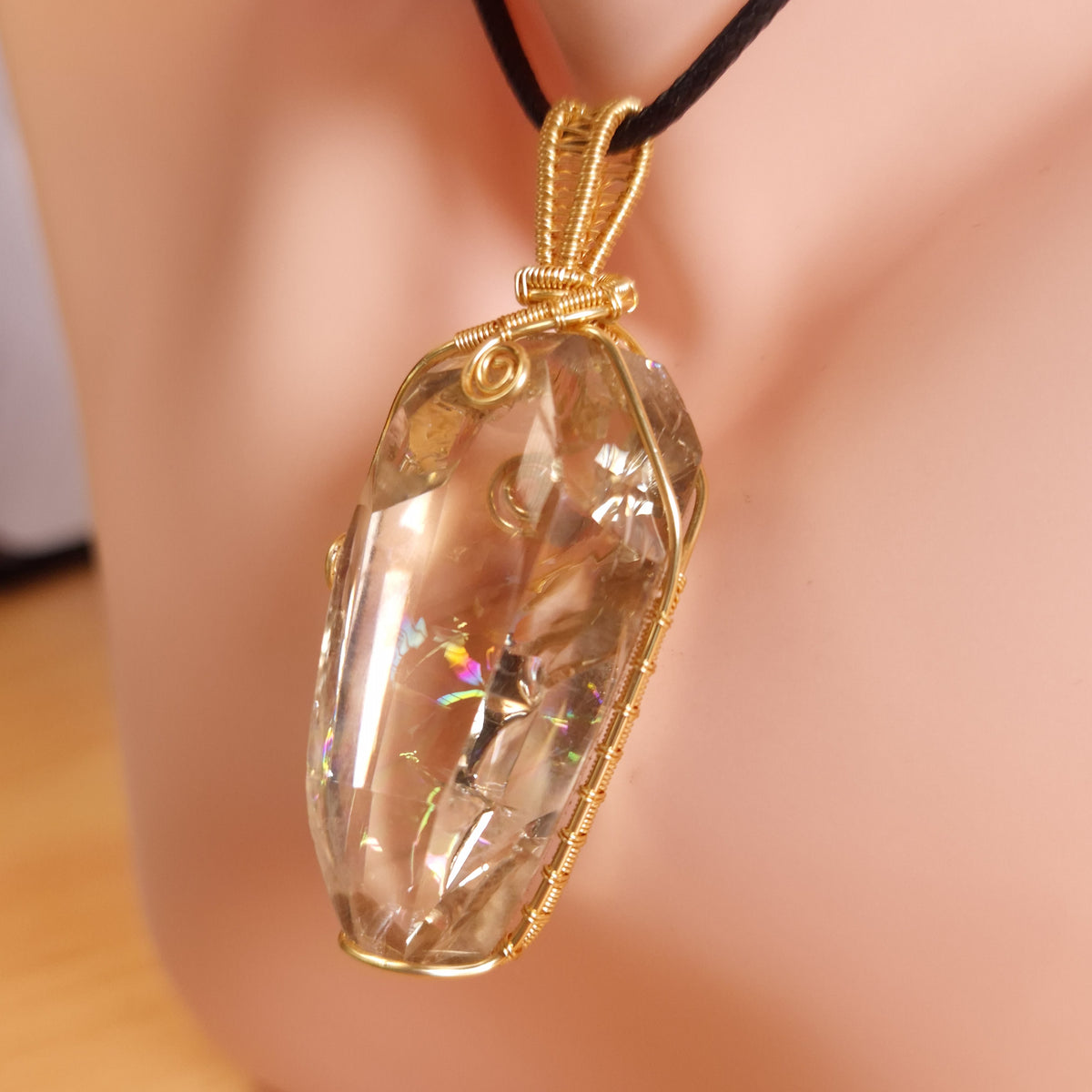 HIGH GRADE QUARTZ PENDANT set in STERLING SILVER 3SSQPR2