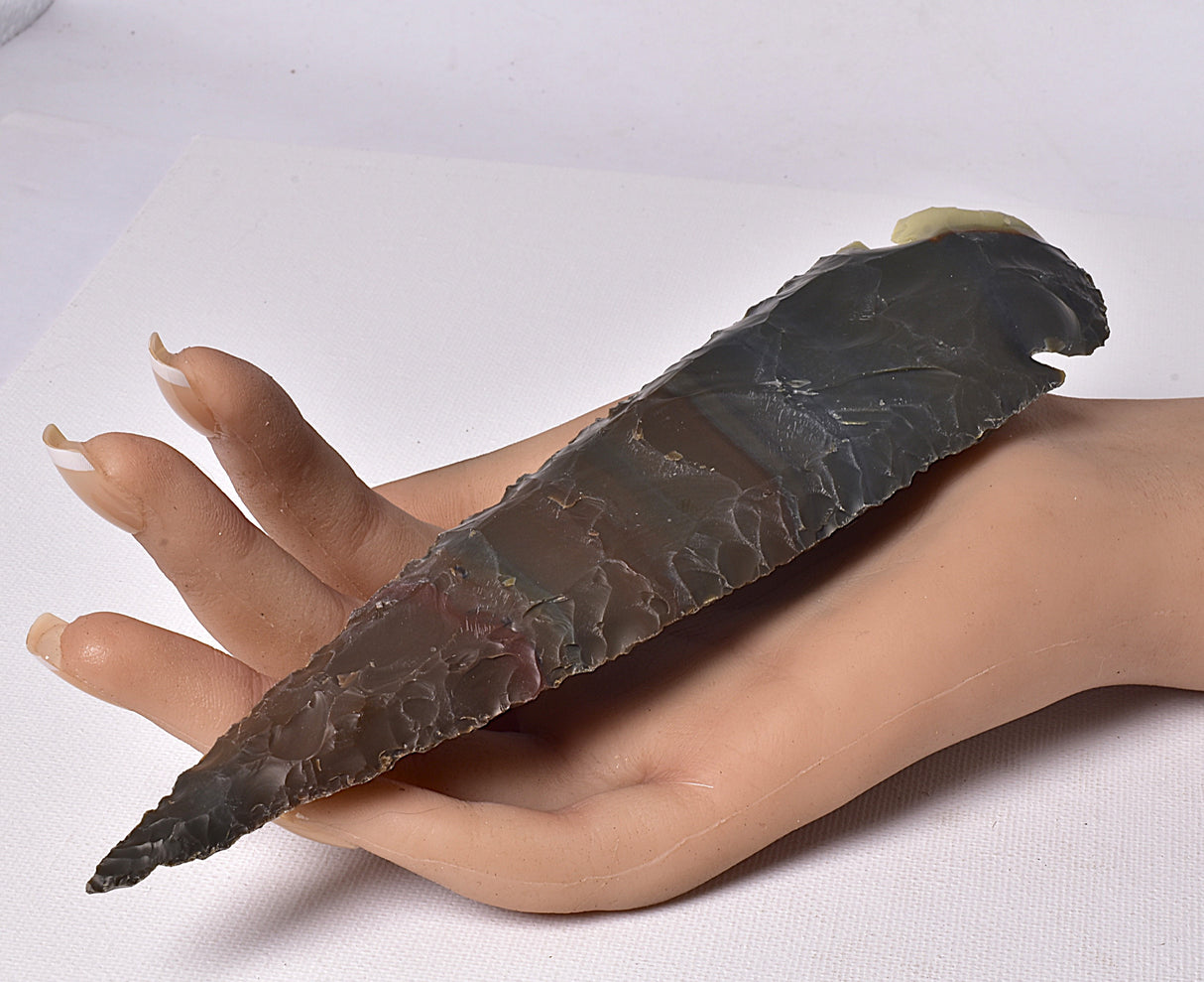 AGATE CARVED ARROW HEAD 18.5 CM P209
