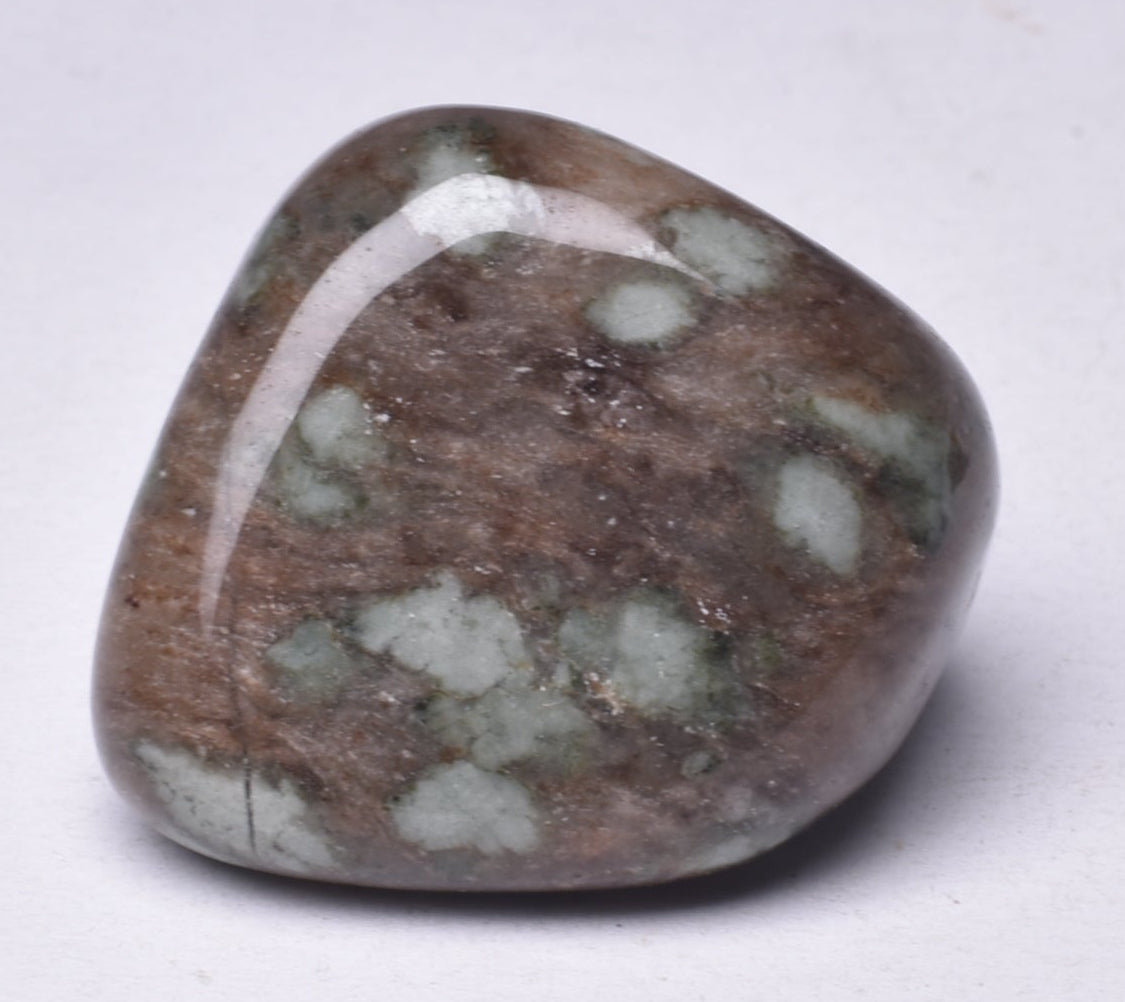 NUNDOORITE CRYSTAL TUMBLE P57