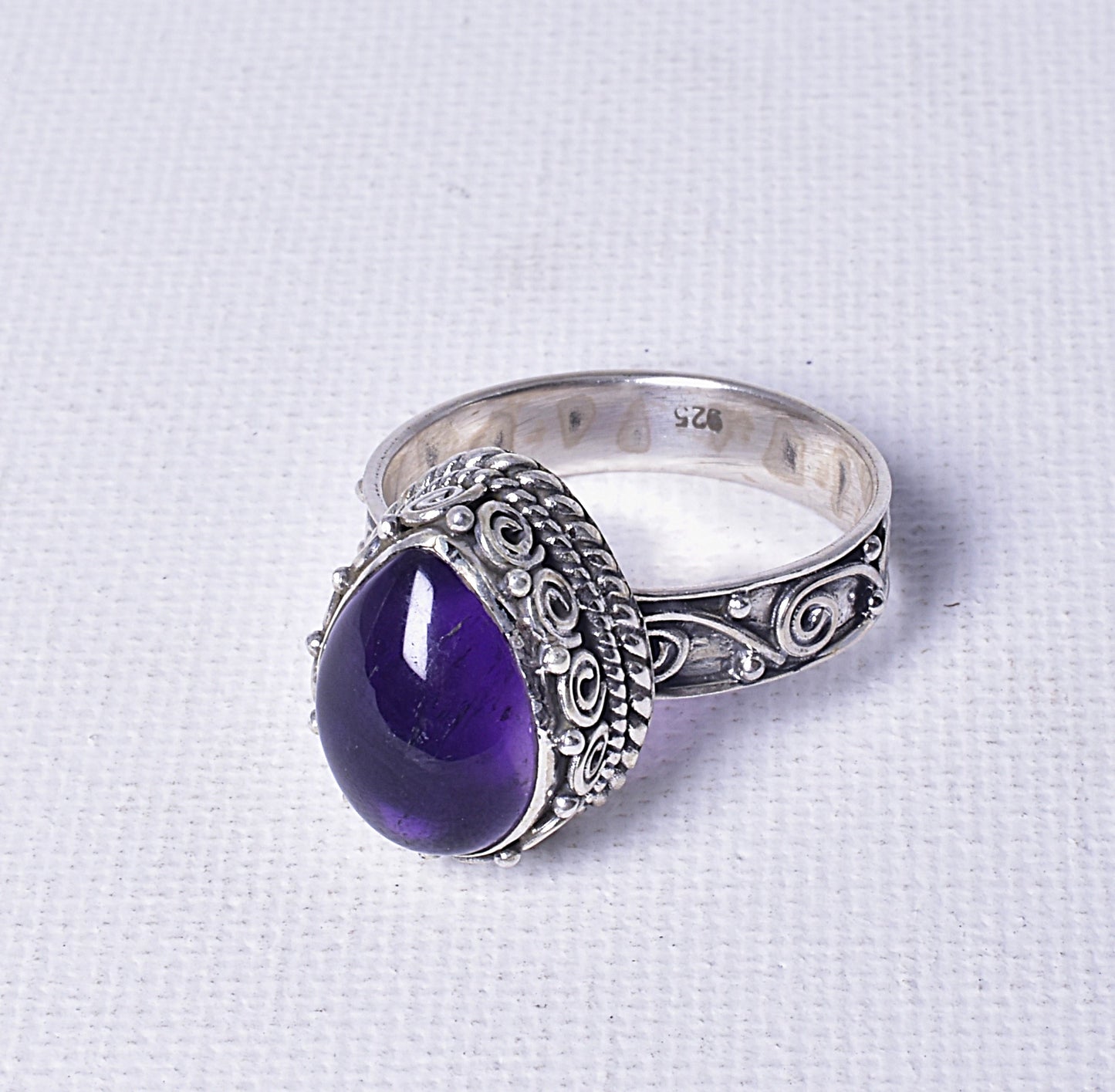 AMETHYST RING with ORNATE STERLING SILVER BAND, size 11/V J58