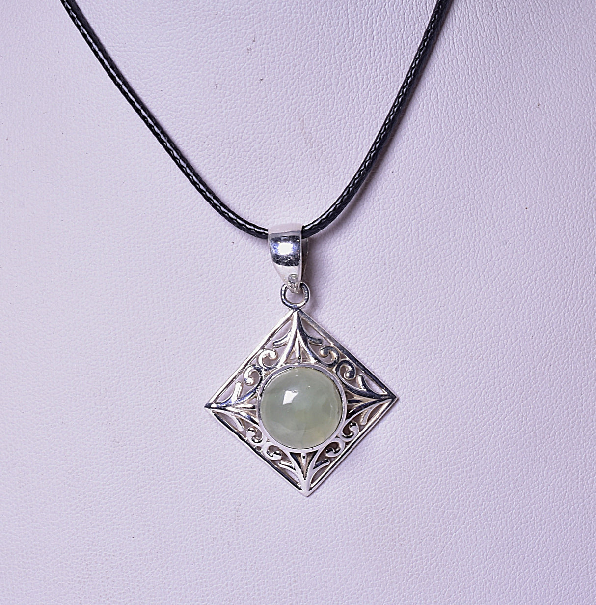 PREHNITE CRYSTAL PENDANT set in STERLING SILVER J224