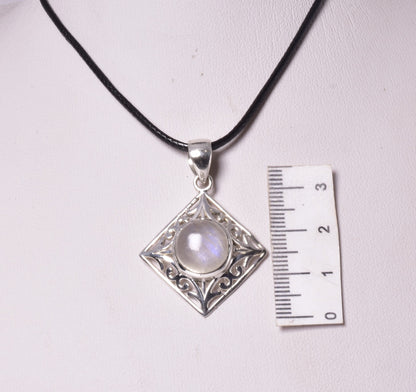 MOONSTONE CRYSTAL PENDANT set in STERLING SILVER J229
