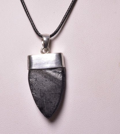 TOURMALINE PENDANT set in STERLING SILVER J136