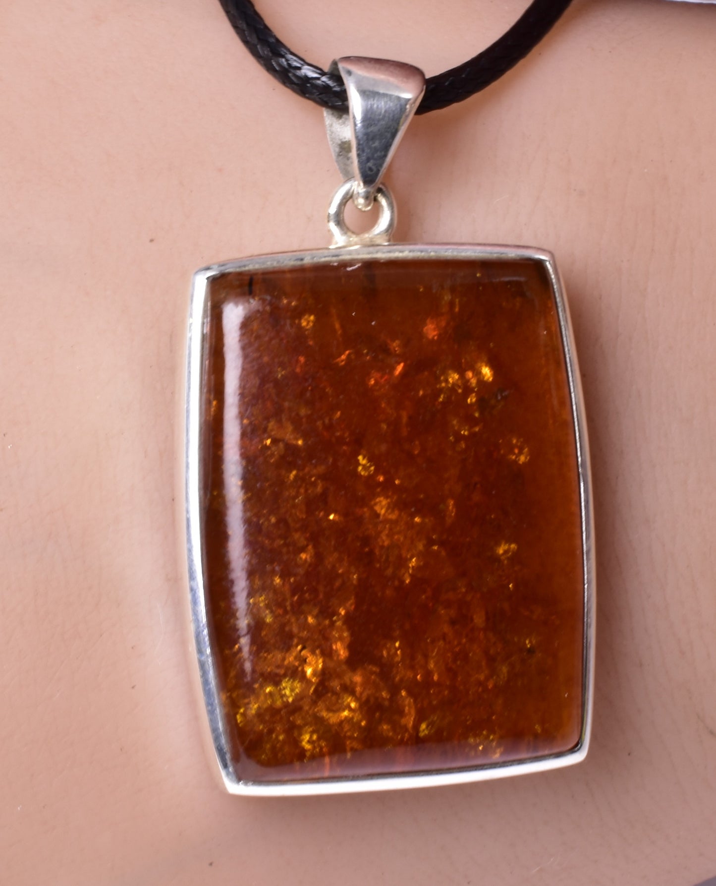 AMBER PENDANT set in STERLING SILVER J113