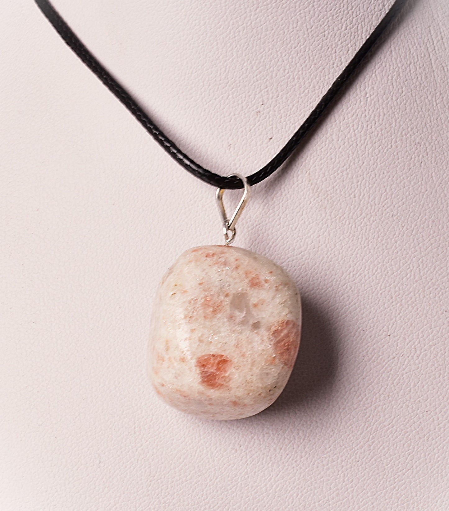 SUNSTONE CRYSTAL TUMBLE PENDANT J111