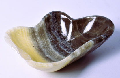 ARAGONITE DISH CARVING 9CM P152