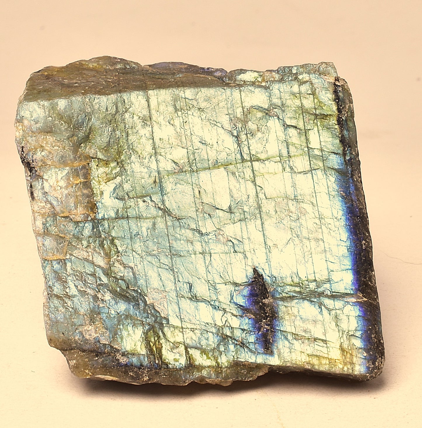 LABRADORITE CRYSTAL ROUIGH ROCK, Madagascar P568