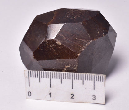 GARNET in NATURAL FORM FROM INDIA P2062
