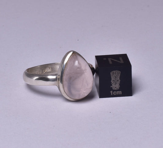 ROSE QUARTZ RING set in STERLING SILVER, SIZE T/10 J196