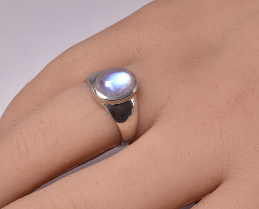 MOONSTONE RING set in STERLING SILVER, SIZE M/6.5 J203