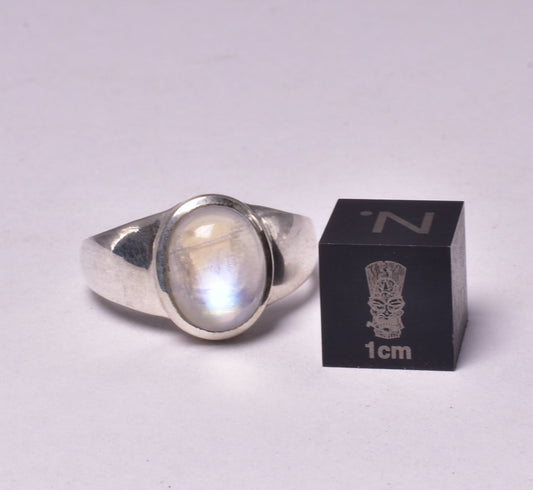 MOONSTONE RING set in STERLING SILVER, SIZE M/6.5 J203