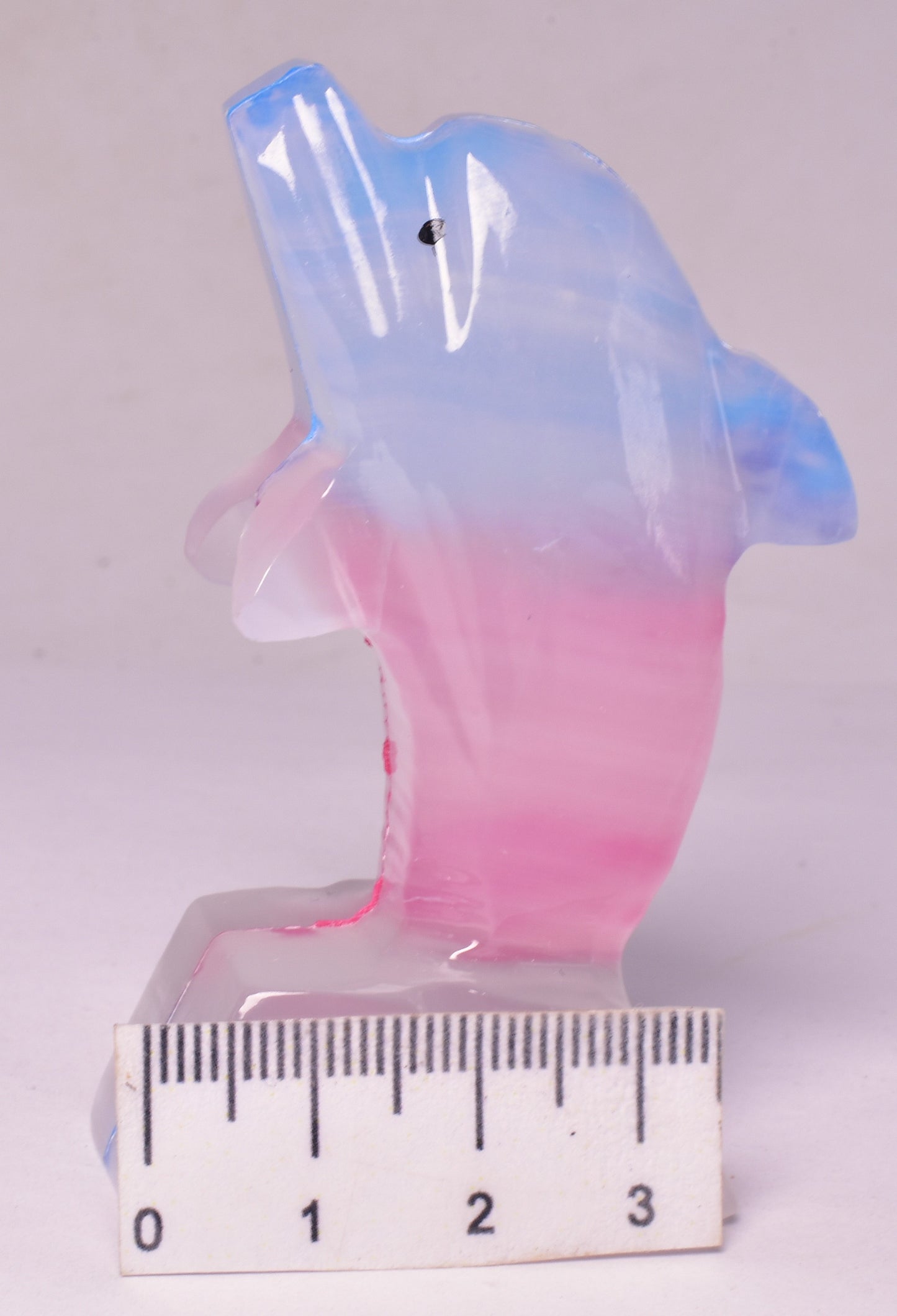 DYED ONYX DOLPHIN CARVING P820