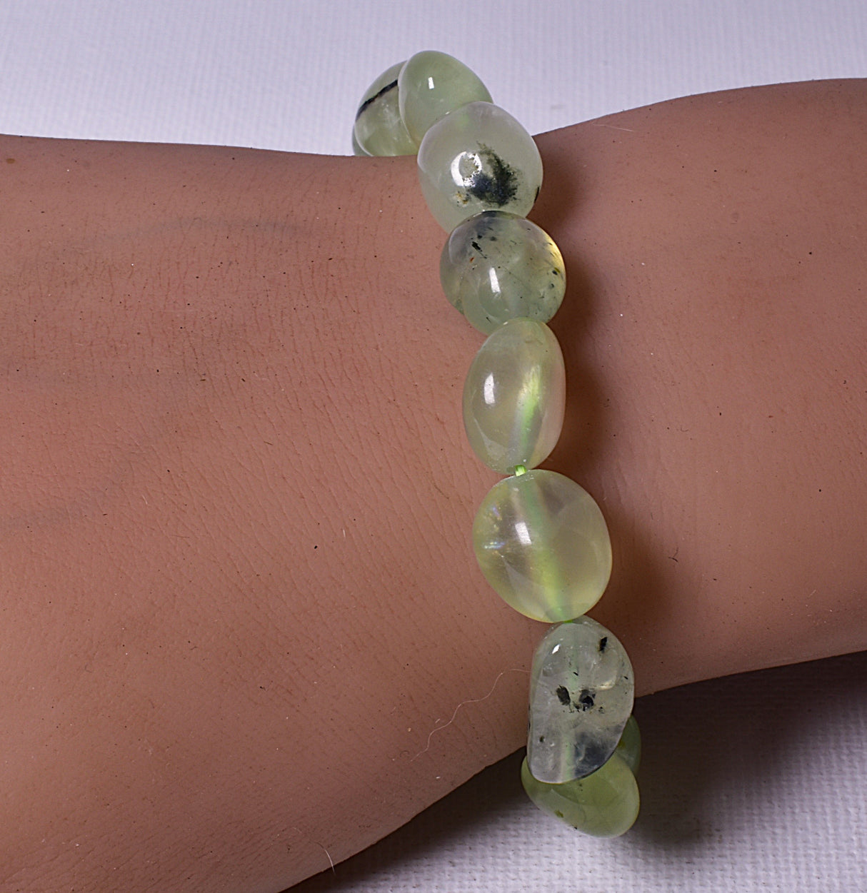 PREHNITE TUMBLE STONE BRACELET 7 CM J44