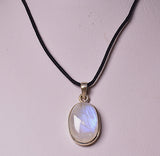 MOONSTONE CRYSTAL PENDANT J53