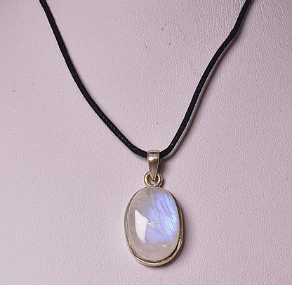 MOONSTONE CRYSTAL PENDANT J53