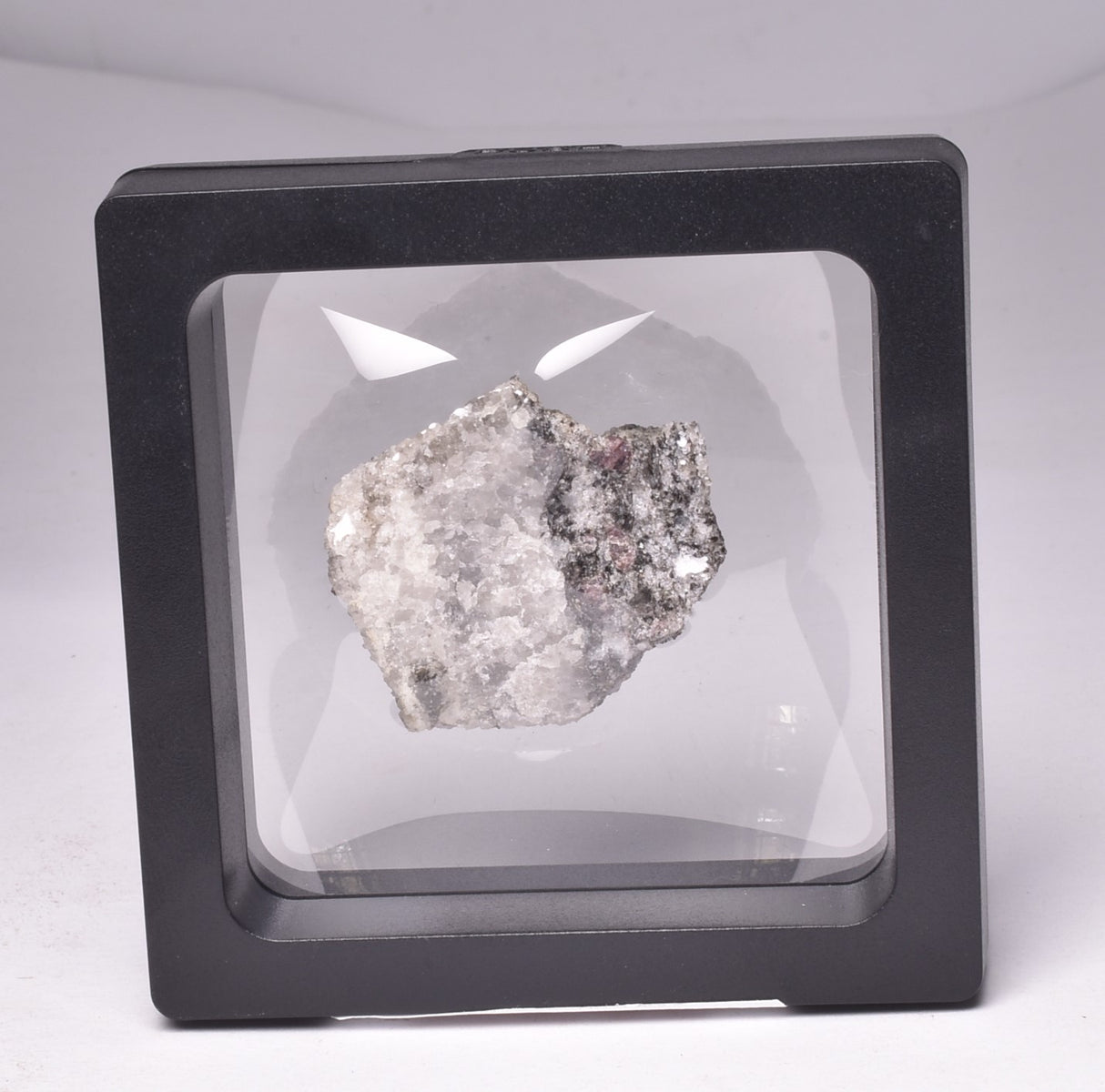 ALMANDINE GARNET, QUARTZ AND BIOTITE, AUSTRALIAN ANTARTIC TERRITORY M299