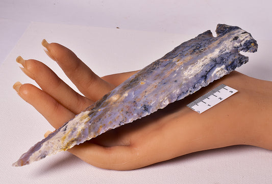 AGATE CARVED ARROW HEAD 19 CM P205