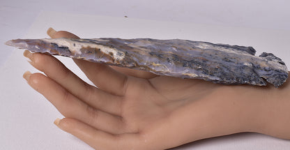 AGATE CARVED ARROW HEAD 19 CM P205